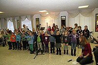 Mausclubkinder musizieren im Altenheim am Burgring